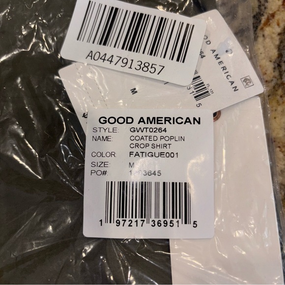 Good American Cropped Shirt NWT - Picture 12 of 13